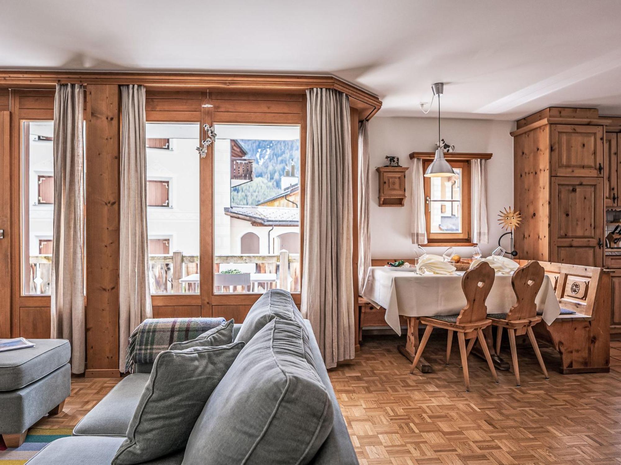 Apartment Chesa Mezzaun By Interhome Zuoz Eksteriør billede